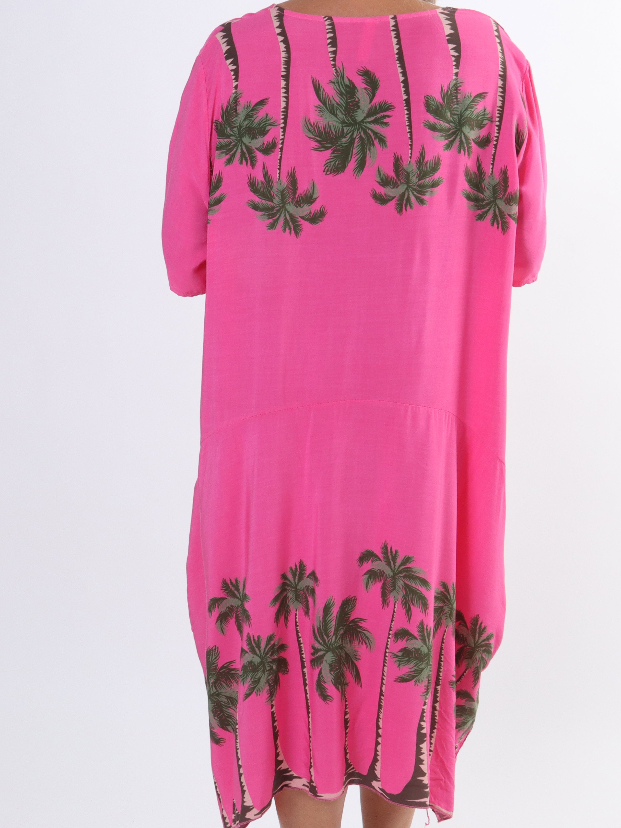 Idaline - Sød plus size kjole med palme motiver og lommer